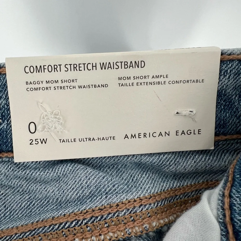AMERICAN EAGLE BAGGY MOM SHORTS W/STRETCH‎ WAISTBAND RIPPED DENIM